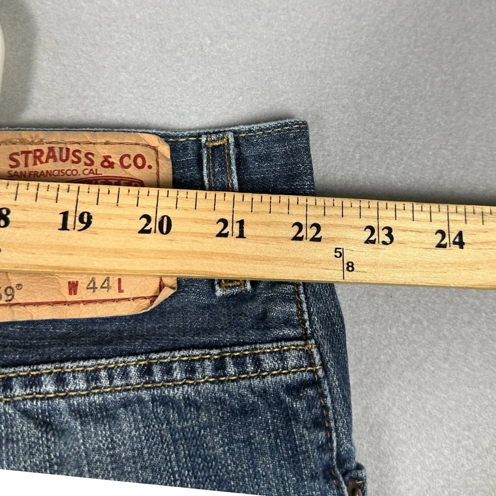 Levis 569 Jean Shorts Mens 44 Loose Straight Blue Distressed 5-Pocket Denim EUC